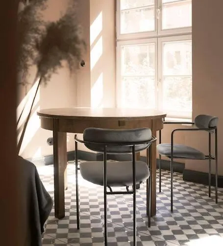 Elegant In The Center Wrocław