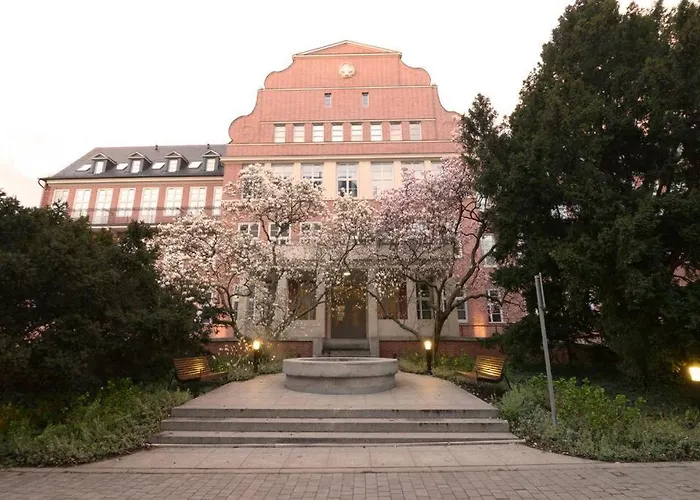 Elegant In The Center * Wrocław